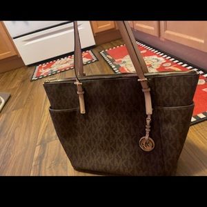 Michael kors purse